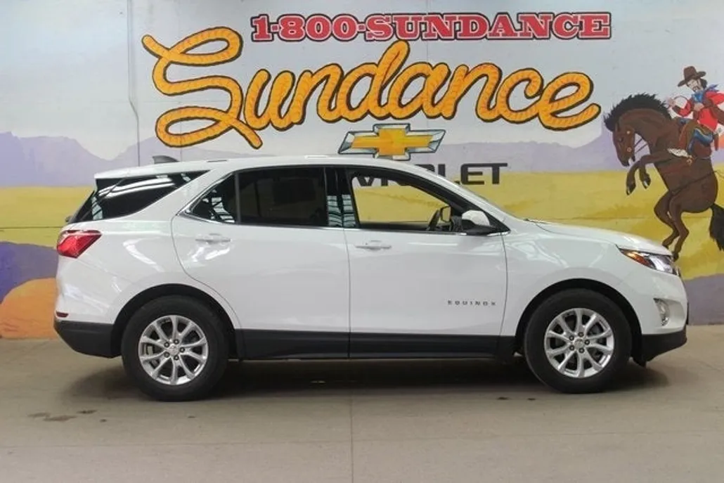 2019 Chevrolet Equinox LT photo 1