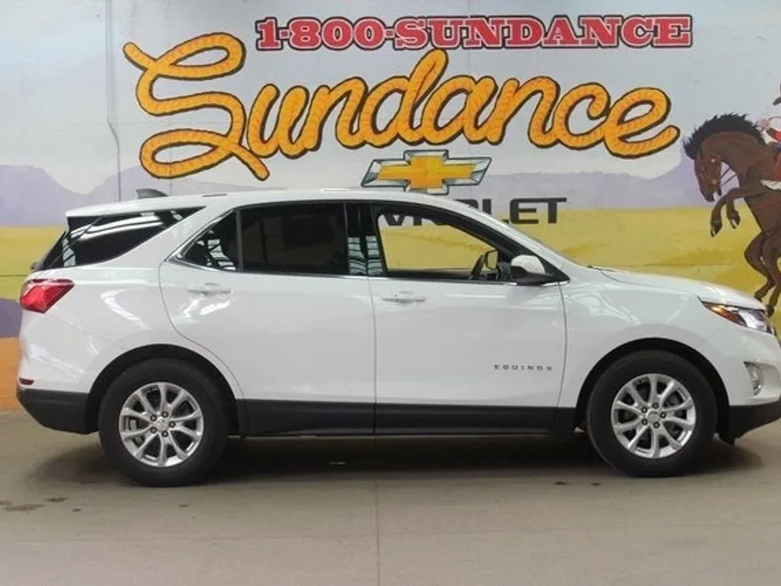 2019 Chevrolet Equinox LT photo 1
