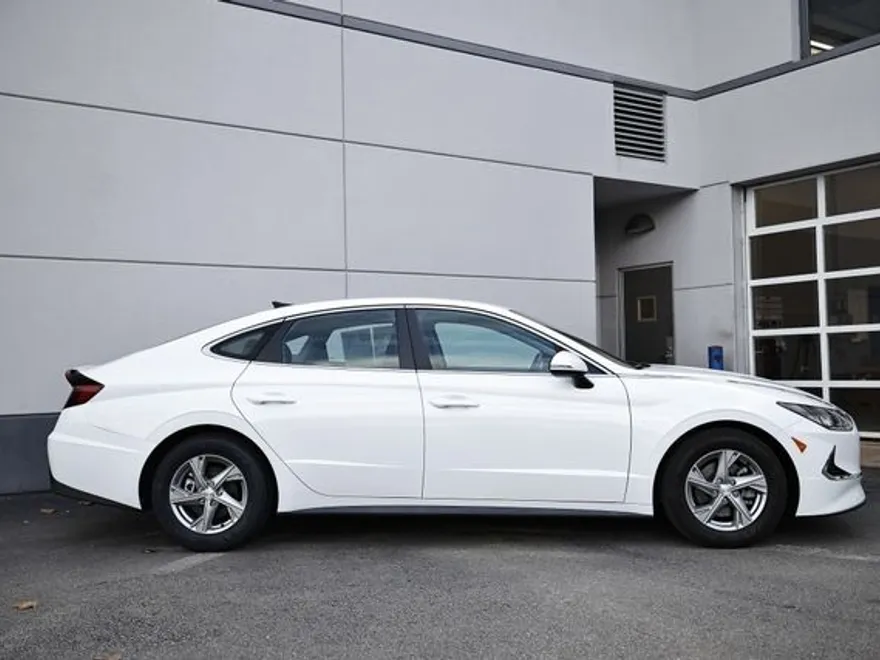 2023 Hyundai Sonata SE photo 1