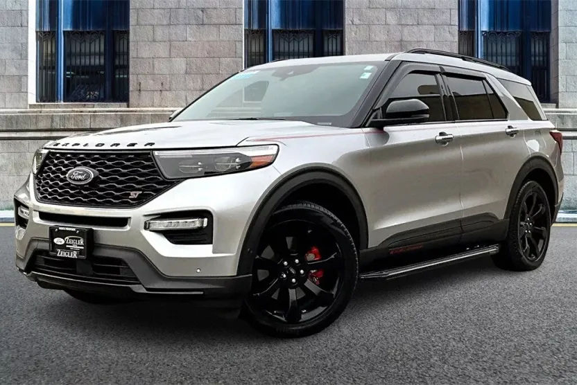 2020 Ford Explorer ST photo 1