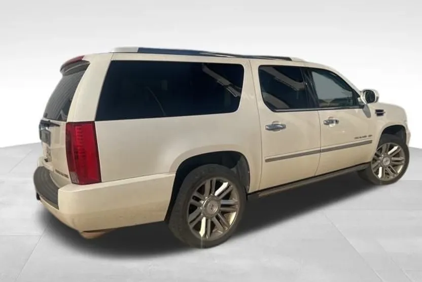 2011 Cadillac Escalade ESV Platinum photo 1