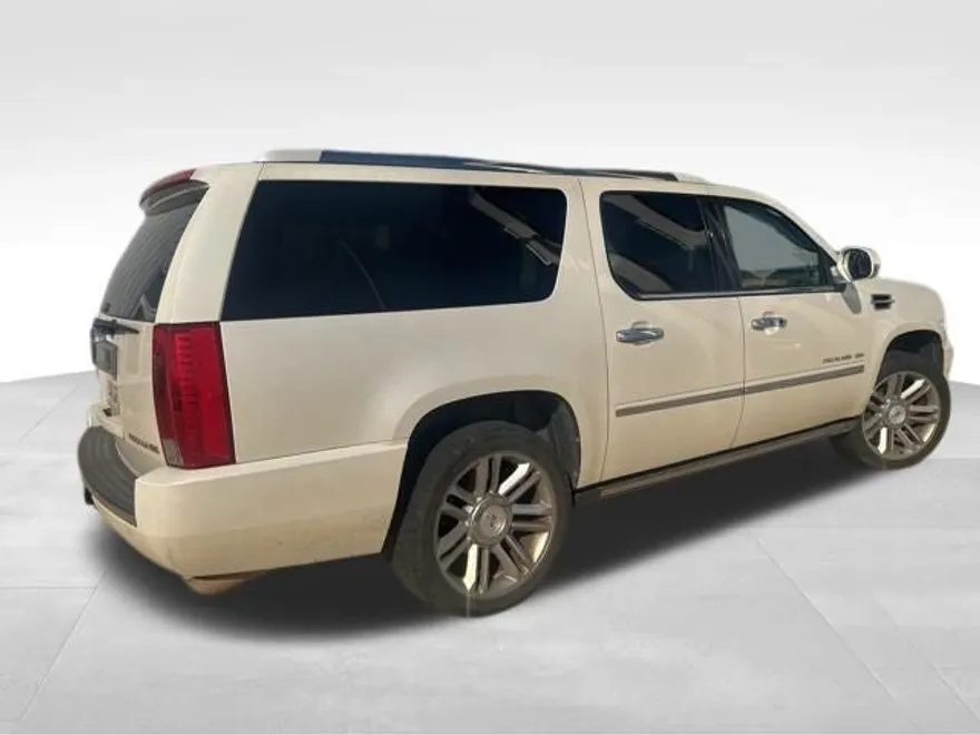 2011 Cadillac Escalade ESV Platinum photo 1