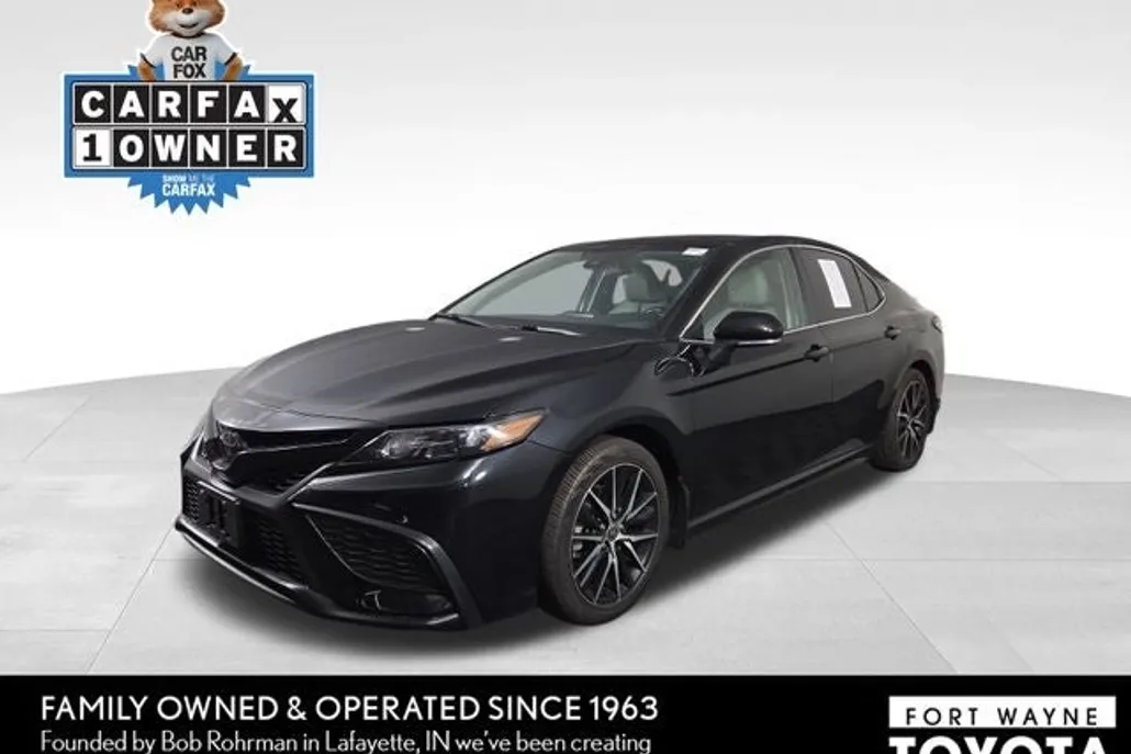 2023 Toyota Camry SE photo 1