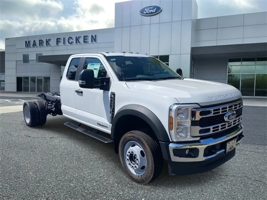 2025 Ford F-450 photo 1