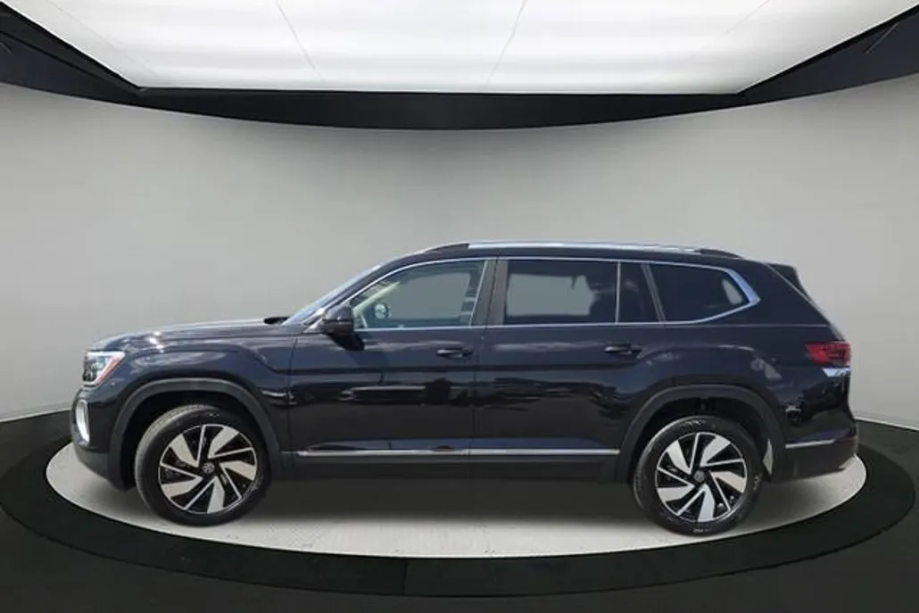 2026 Volkswagen Atlas SEL photo 1