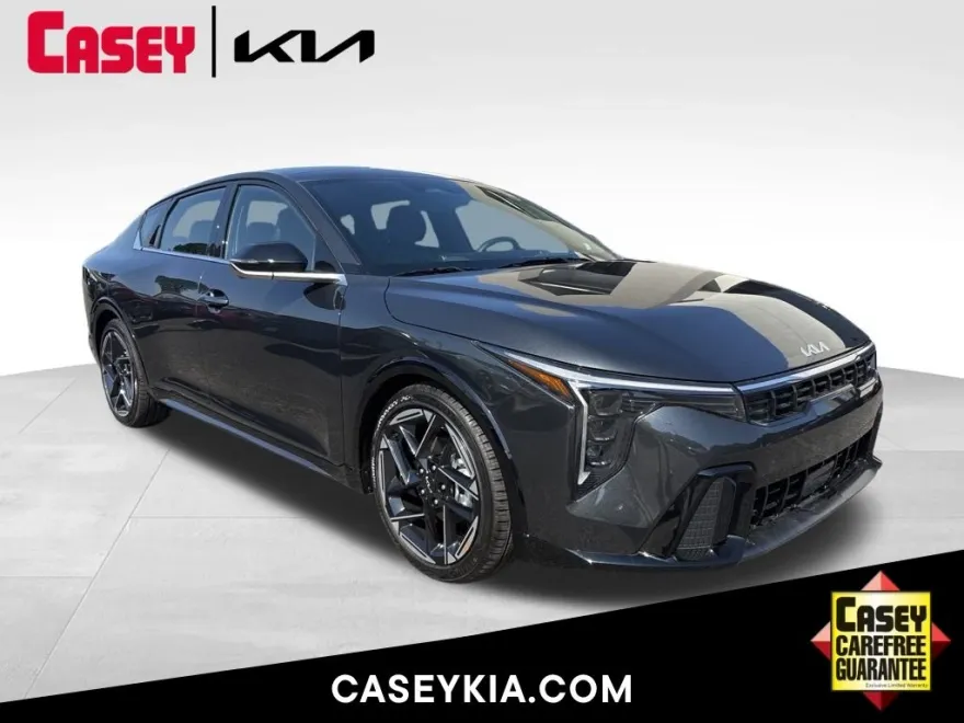 2025 Kia K4 GT-Line photo 1