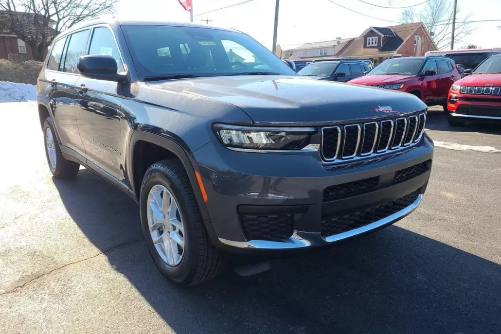 2025 Jeep Grand Cherokee Laredo X photo 1