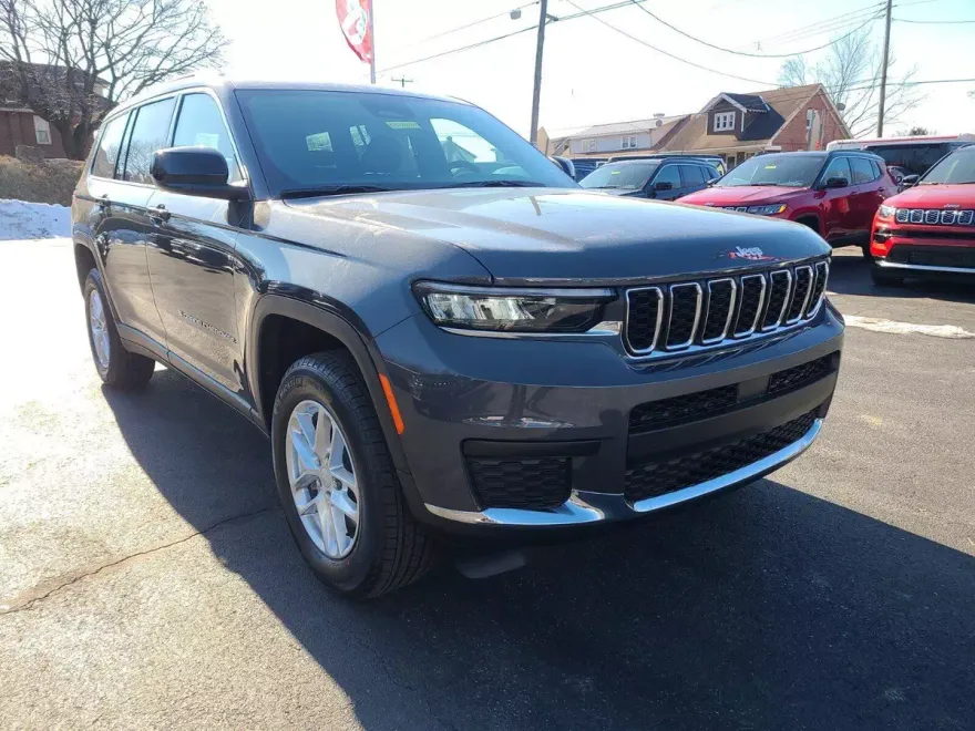 2025 Jeep Grand Cherokee Laredo X photo 1