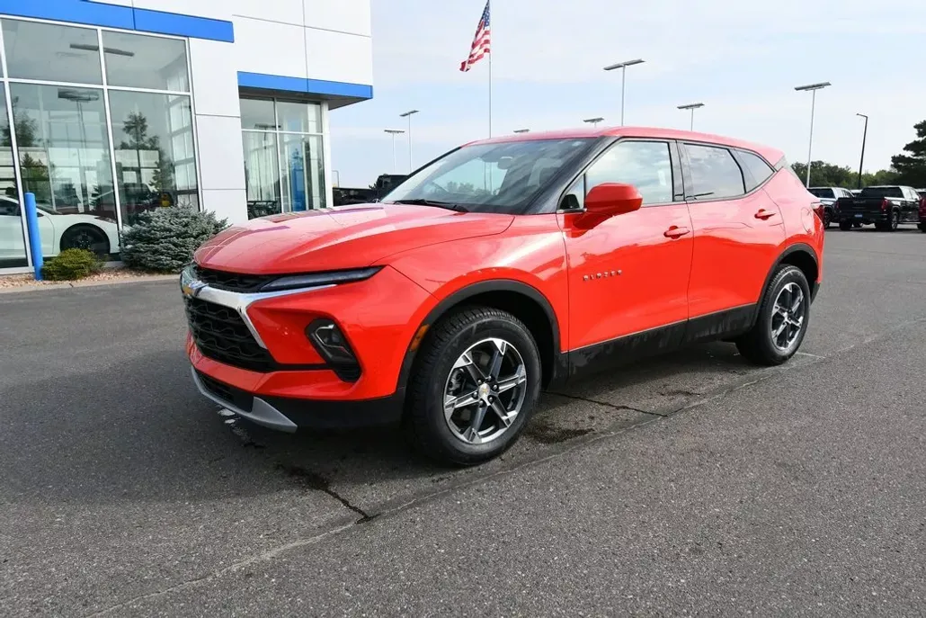 2025 Chevrolet Blazer 2LT photo 1