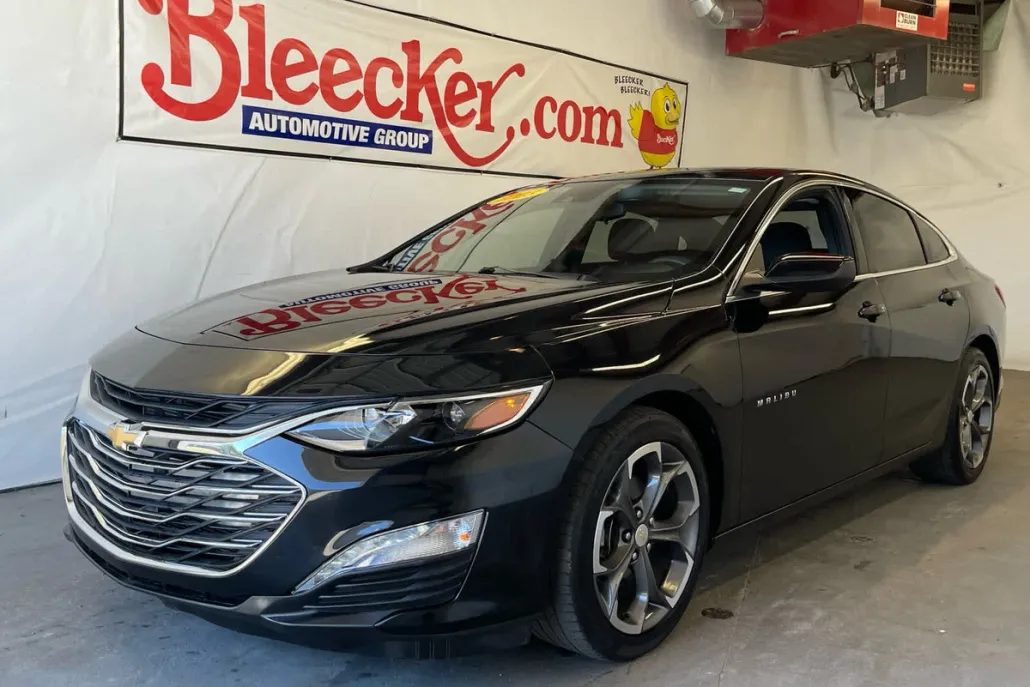 2023 Chevrolet Malibu 1LT photo 1