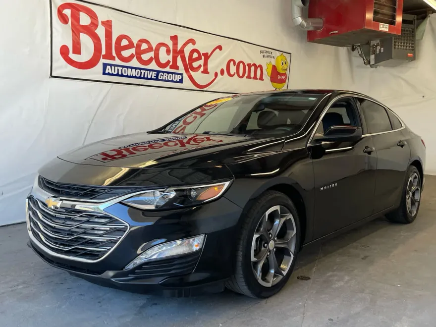 2023 Chevrolet Malibu 1LT photo 1