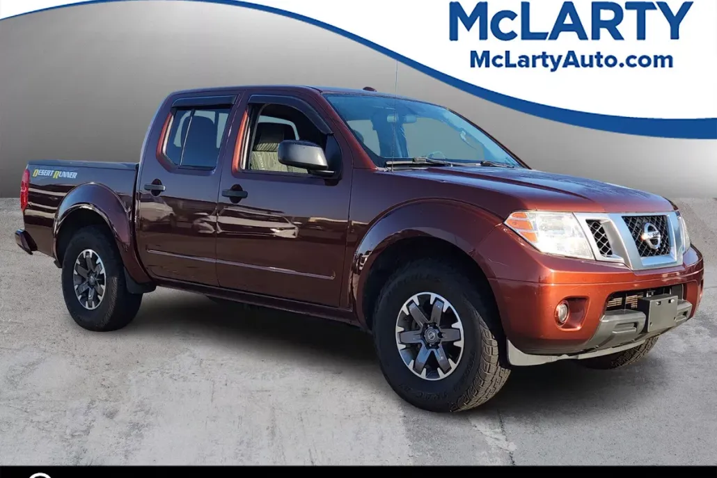 2017 Nissan Frontier Desert Runner photo 1