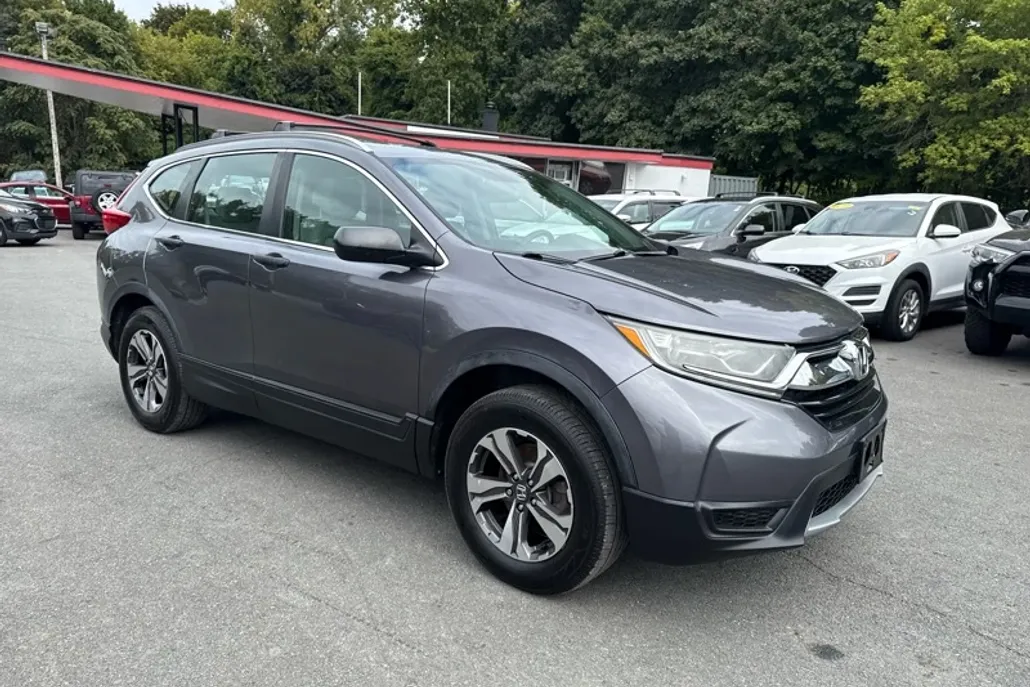 2017 Honda CR-V LX photo 1