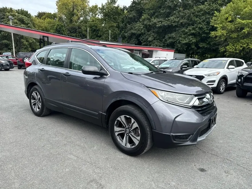 2017 Honda CR-V LX photo 1