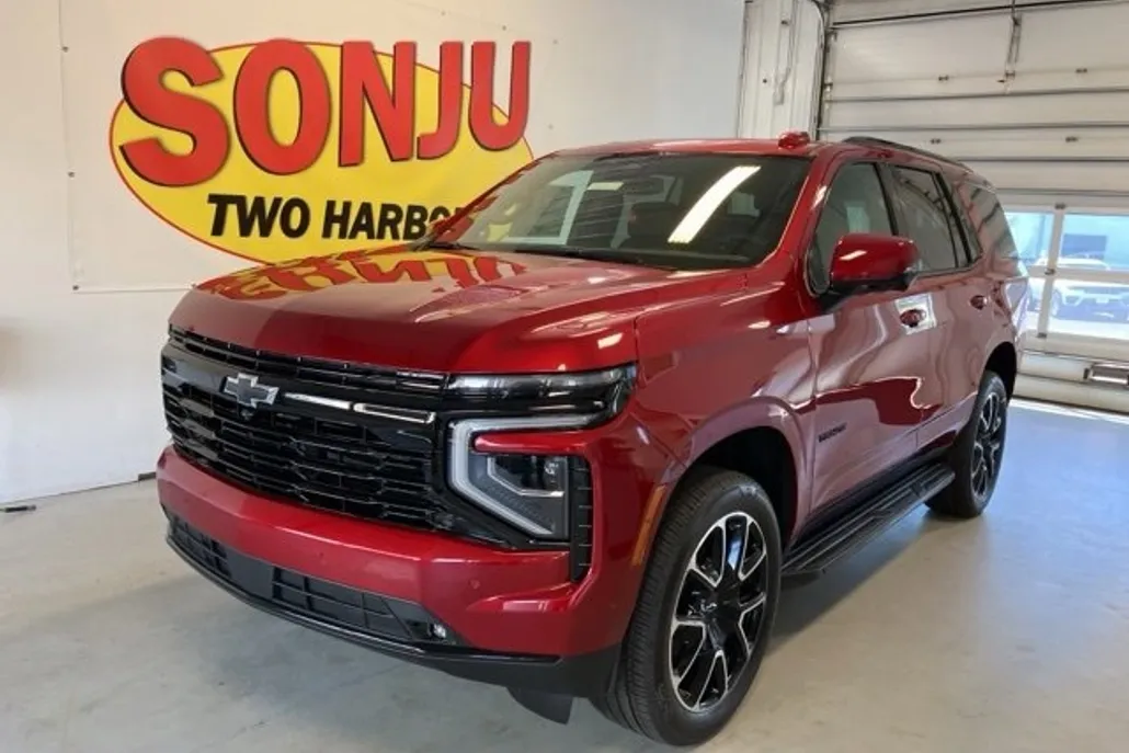 2025 Chevrolet Tahoe RST photo 1