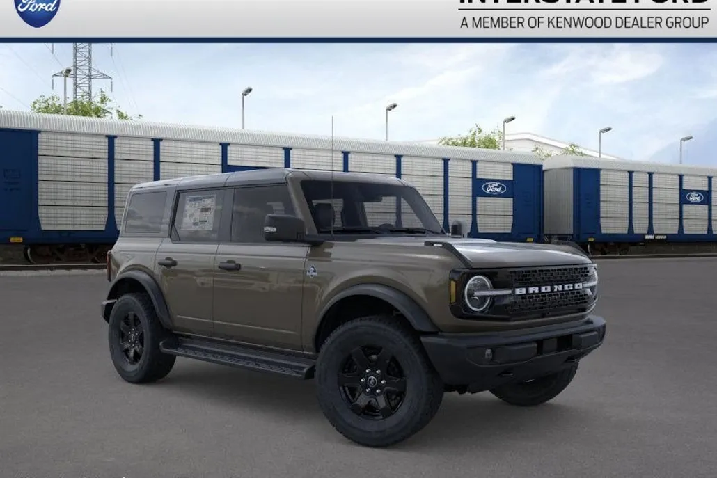 2025 Ford Bronco Outer Banks photo 1