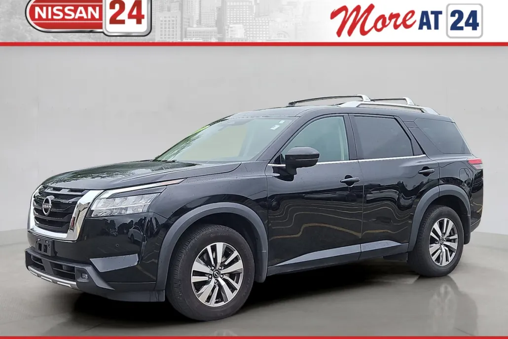 2022 Nissan Pathfinder SL photo 1