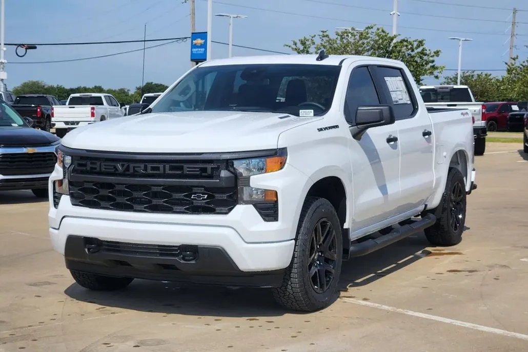 2026 Chevrolet Silverado 1500 Custom photo 1