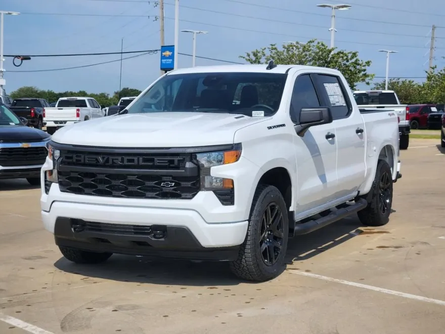 2026 Chevrolet Silverado 1500 Custom photo 1