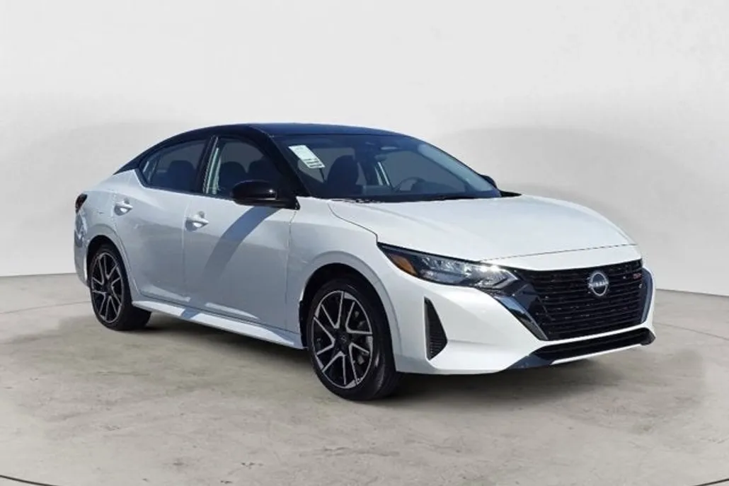 2025 Nissan Sentra SR photo 1