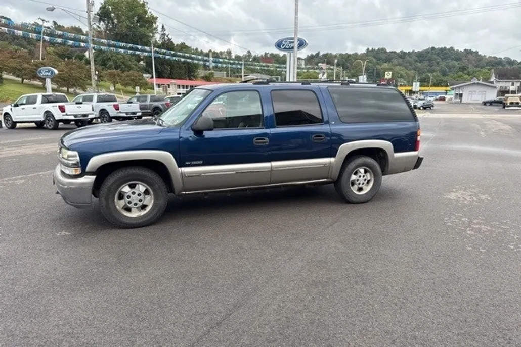 2000 Chevrolet Suburban 1500 LS photo 1