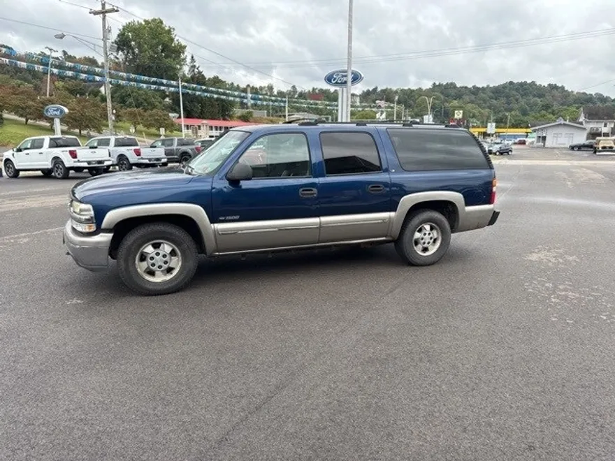 2000 Chevrolet Suburban 1500 LS photo 1