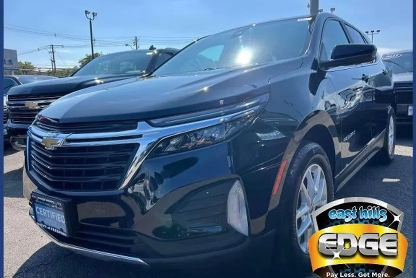 2022 Chevrolet Equinox LT photo 1
