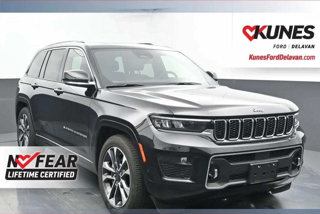 2023 Jeep Grand Cherokee Overland photo 1