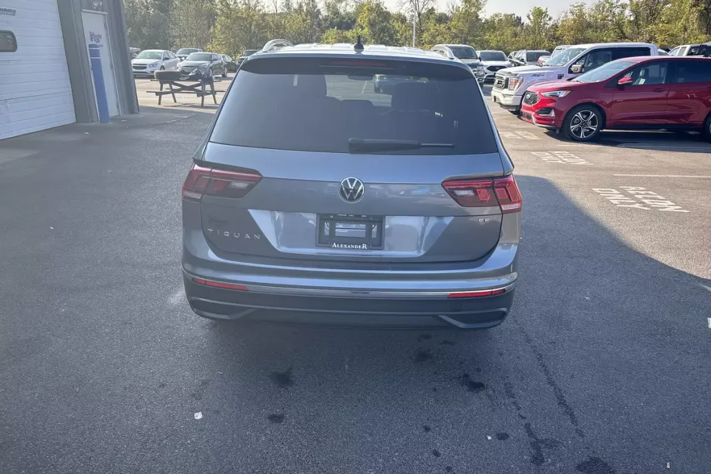 2024 Volkswagen Tiguan SE Wolfsburg Edition photo 1