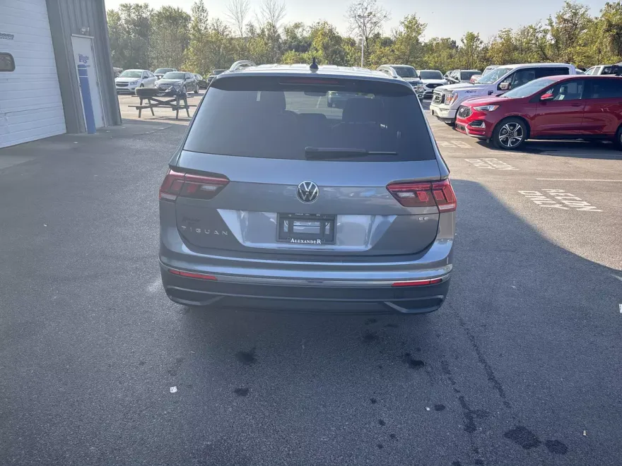2024 Volkswagen Tiguan SE Wolfsburg Edition photo 1