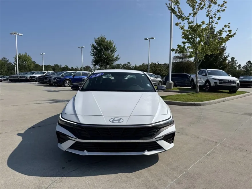 2025 Hyundai Elantra Hybrid SEL Sport photo 1