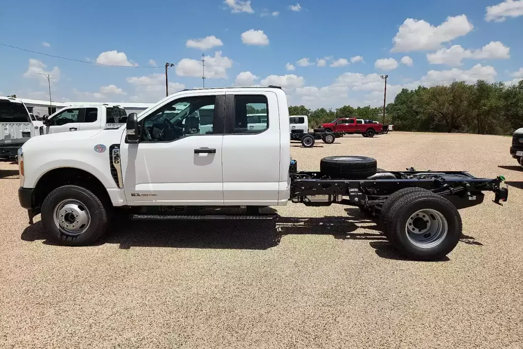 2025 Ford F-350 photo 1