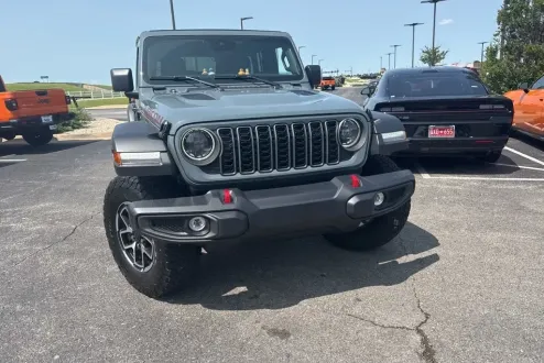 2025 Jeep Wrangler Rubicon photo 2