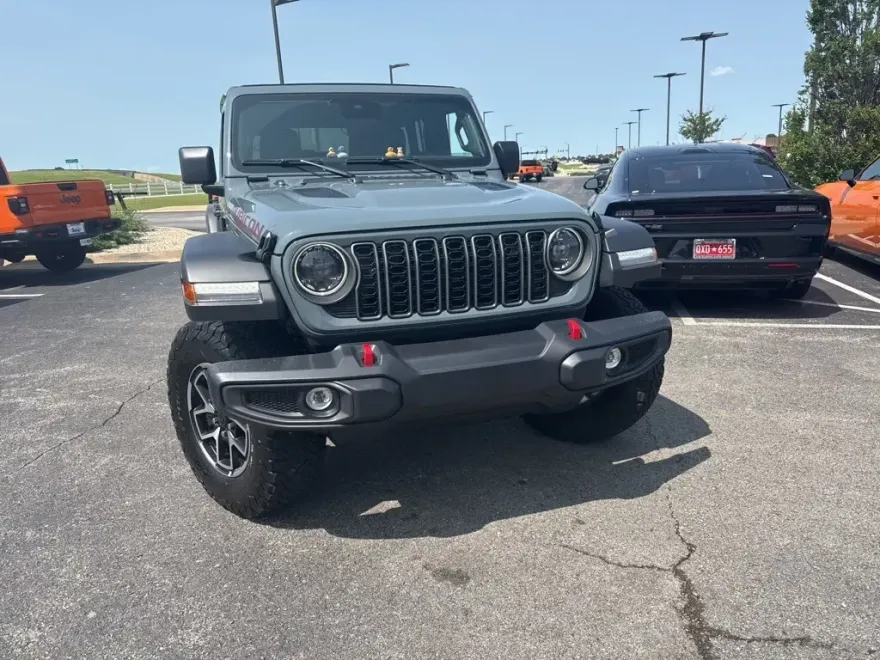 2025 Jeep Wrangler Rubicon photo 2