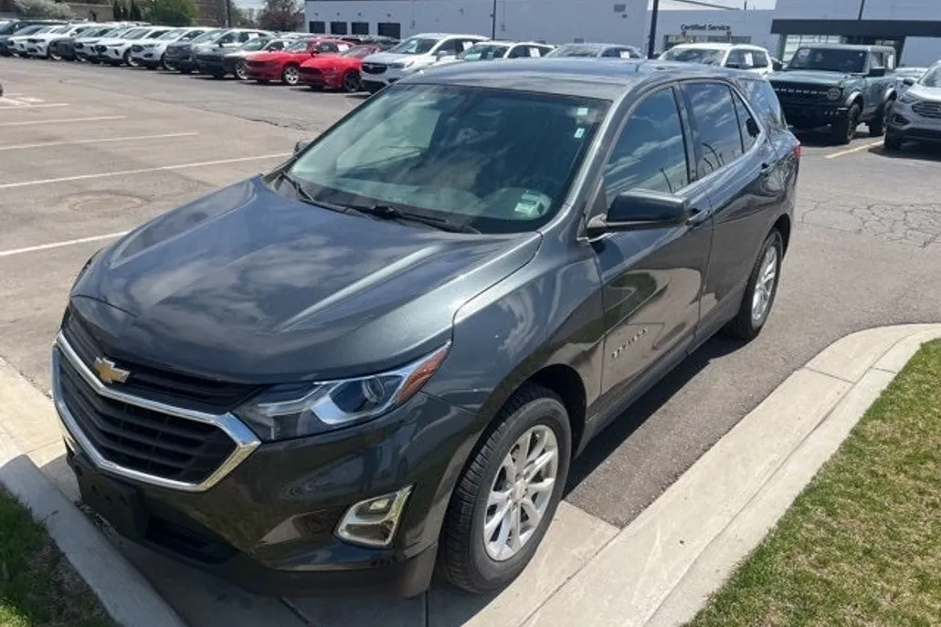 2018 Chevrolet Equinox LT photo 1