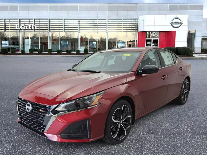 2025 Nissan Altima SR photo 1