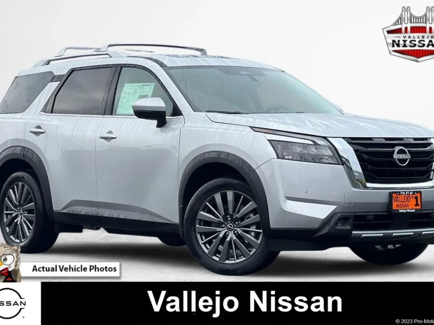 2025 Nissan Pathfinder SL photo 1