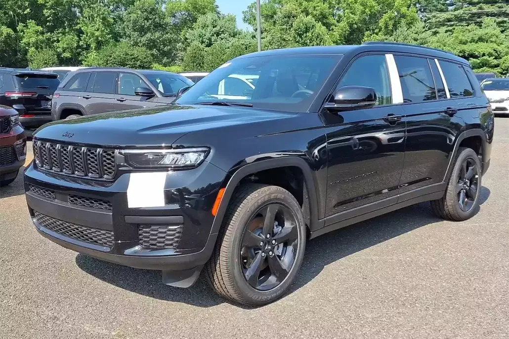 2025 Jeep Grand Cherokee Altitude photo 1