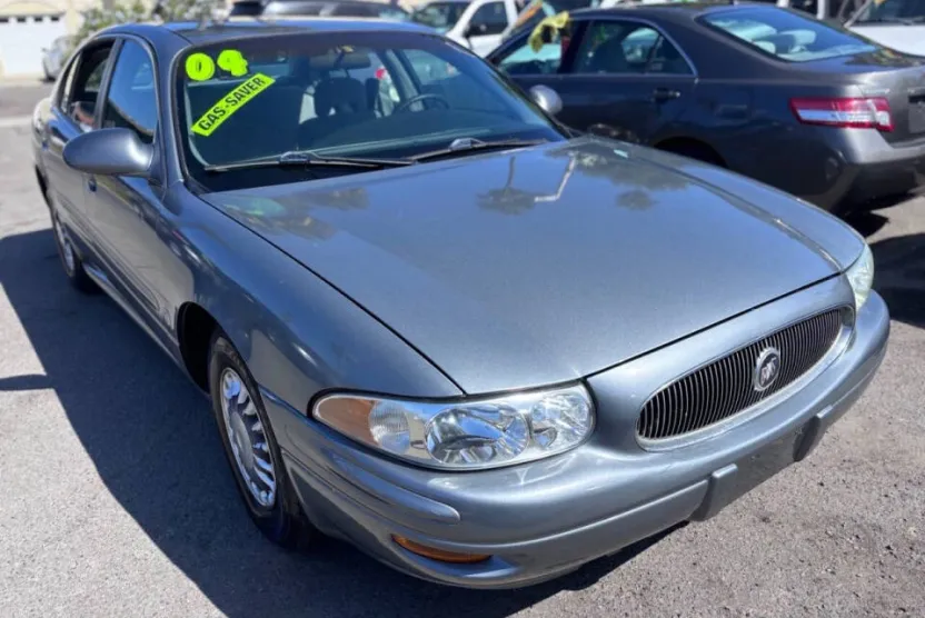 2004 Buick LeSabre Custom photo 1