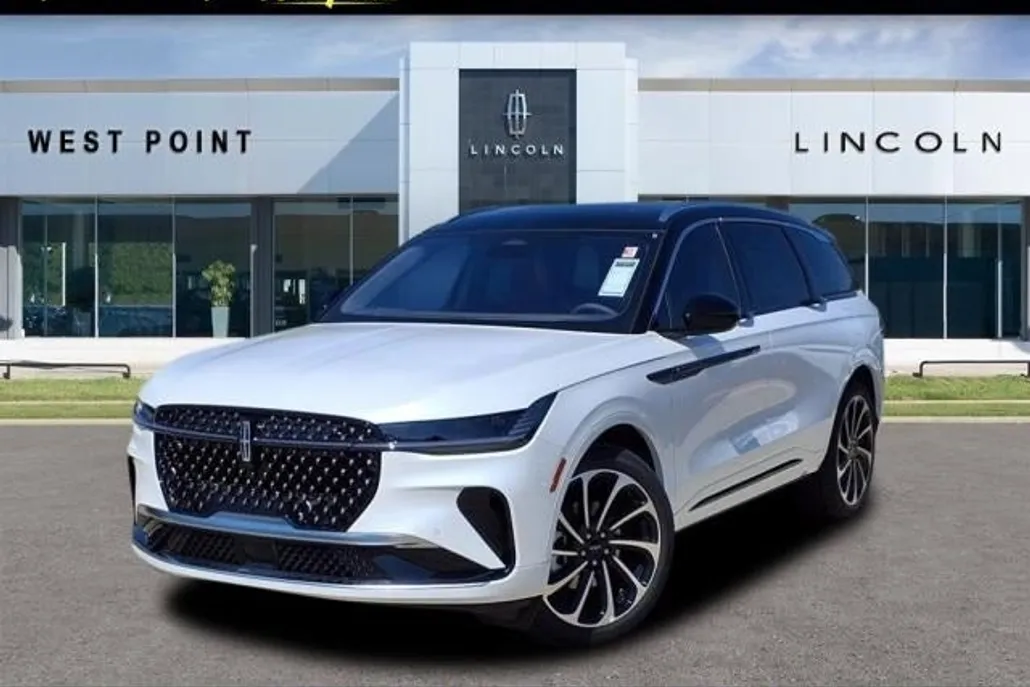 2025 Lincoln Nautilus Black Label photo 1