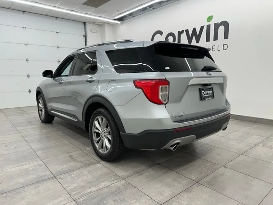 2024 Ford Explorer Limited photo 1