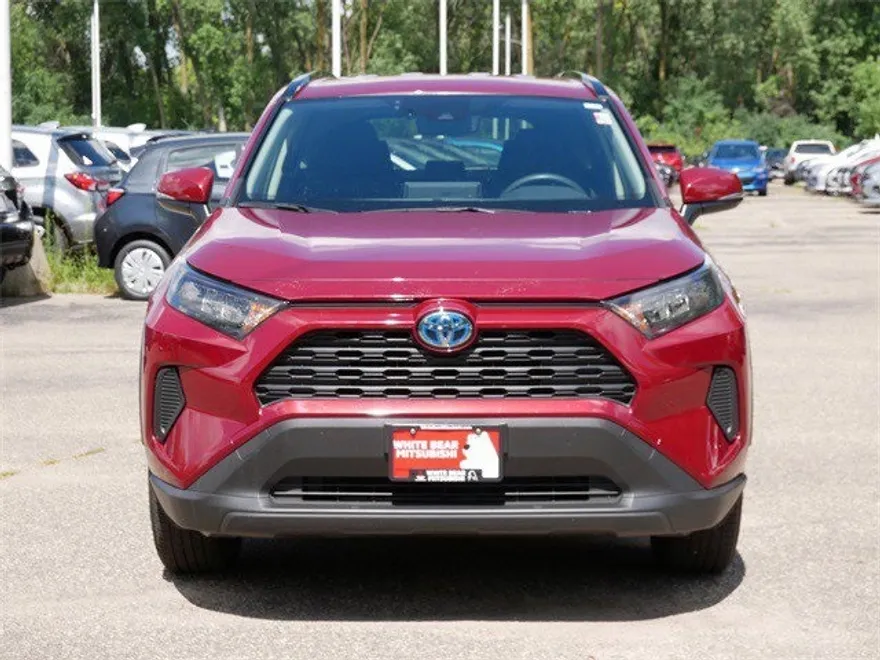 2020 Toyota RAV4 Hybrid LE photo 1