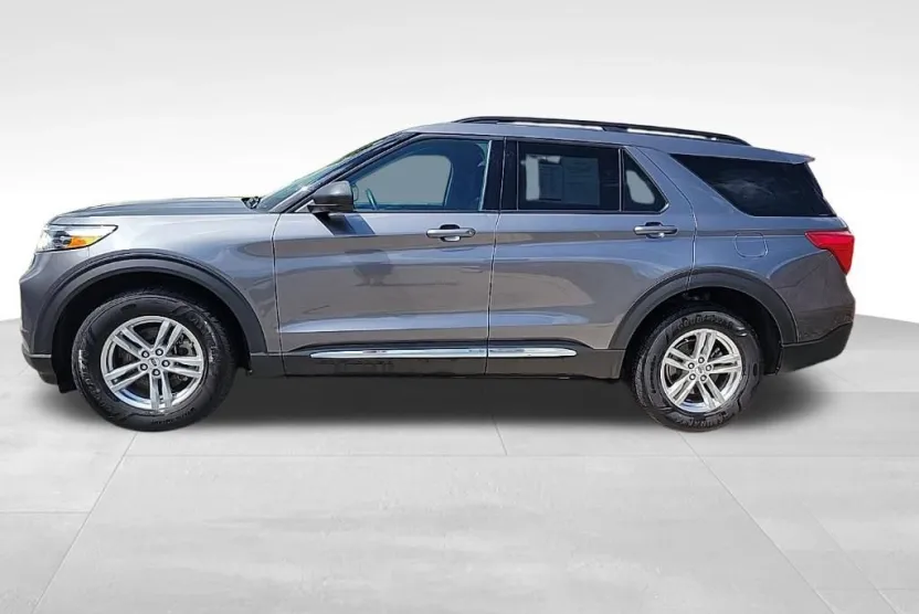 2022 Ford Explorer XLT Sport photo 1
