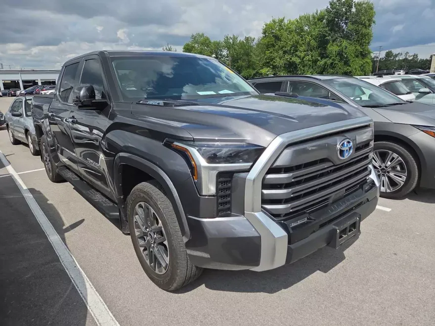 2024 Toyota Tundra Limited CrewMax photo 1