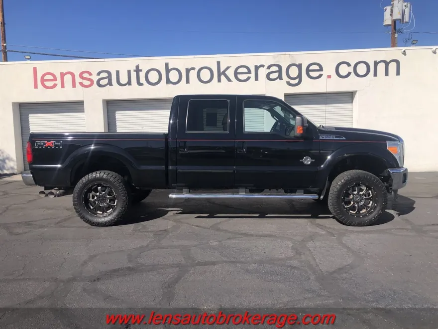 2011 Ford F-250 Lariat photo 1