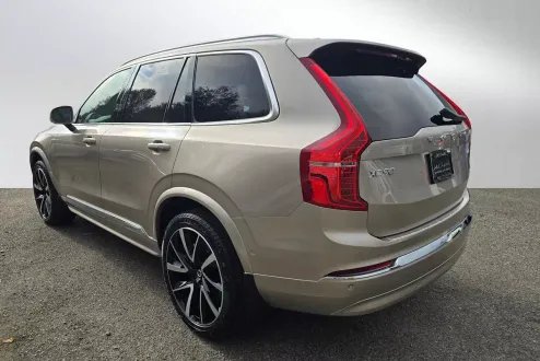 2025 Volvo XC90 Plus photo 3