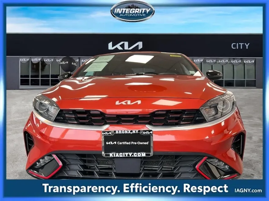 2023 Kia Forte GT-Line photo 2