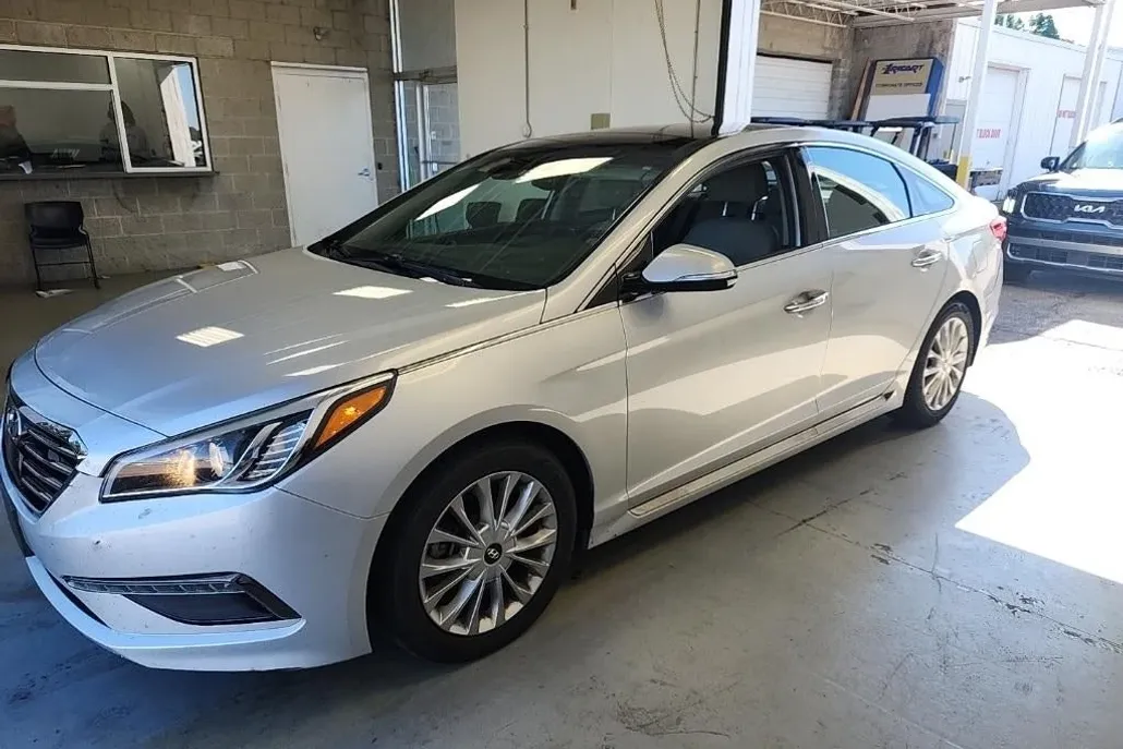 2015 Hyundai Sonata Limited photo 1