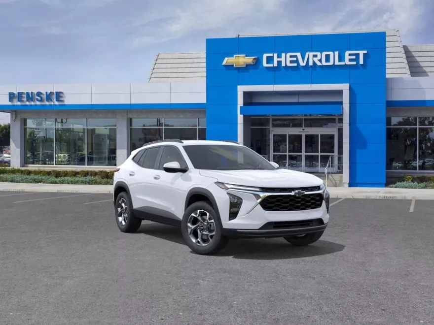 2025 Chevrolet Trax LT photo 1