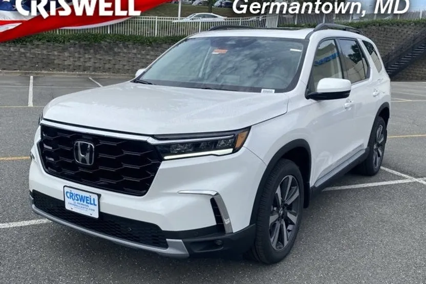 2025 Honda Pilot Touring photo 1
